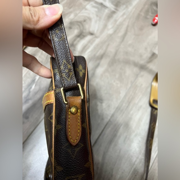 Authentic LV Danube Vintage Sling Bag - Picture 6 of 17